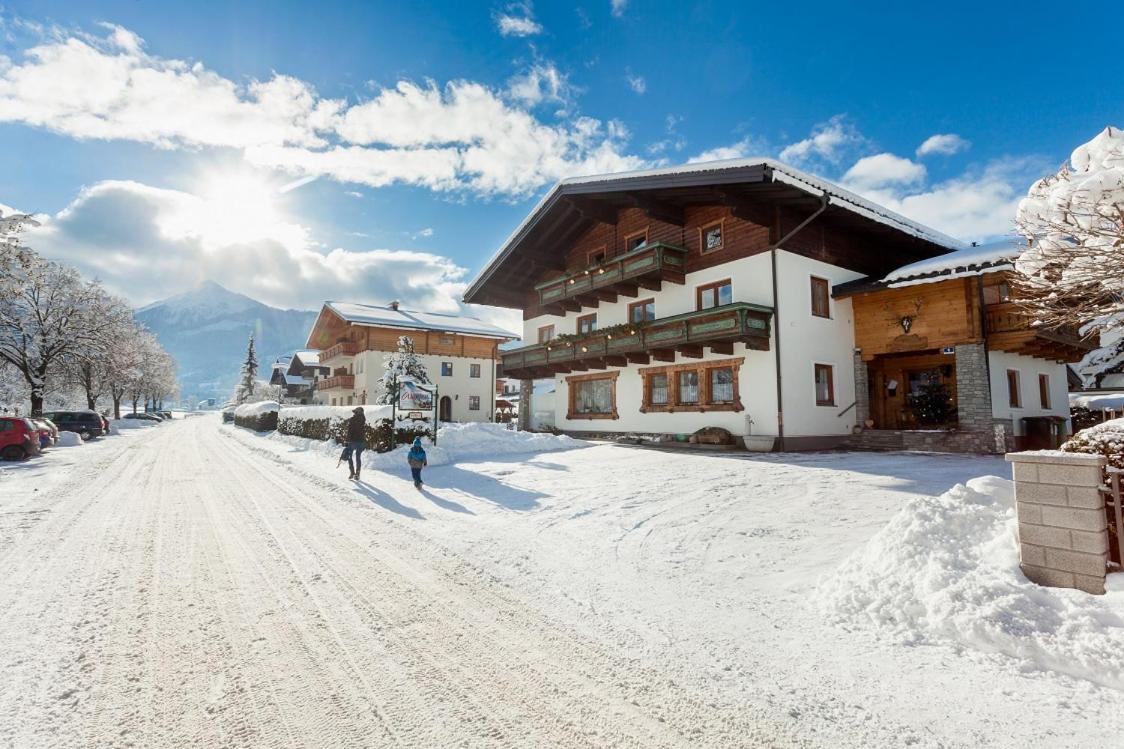 Im Gaestehaus Warter In Altenmarkt Apartment